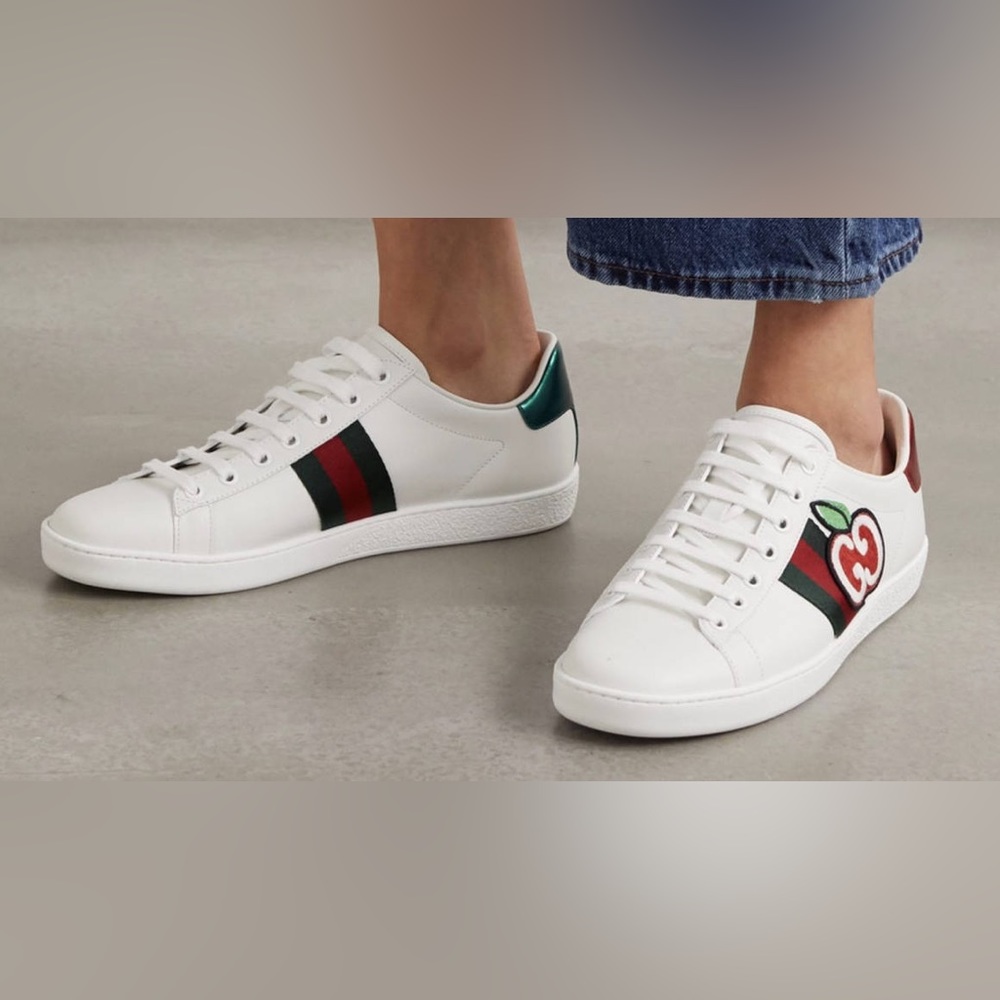 Women’s Gucci Ace Sneakers GG Apple Patch
